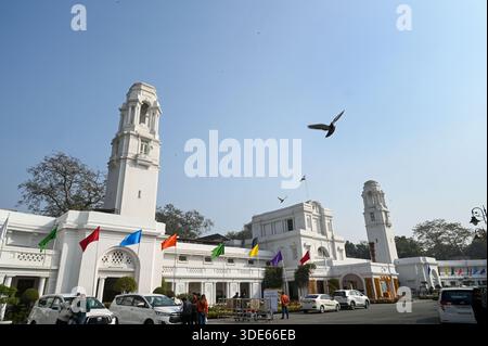 Neu-Delhi, Indien. Januar 2026. NEW DELHI, INDIEN – 5. JANUAR: Blauer Himmel über Delhi Vidhansabha am ersten Tag der Wintersession in Delhi Vidhansabha am 5. Januar 2026 in Neu Delhi, Indien. (Foto: Arvind Yadav/Hindustan Times/SIPA USA) Credit: SIPA USA/Alamy Live News Stockfoto