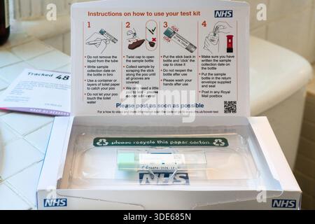 NHS Home Use Darmkrebs Screening Test Kit. Stockfoto