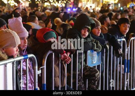 Madrid, Spanien. Januar 2026. Während der traditionellen Cabalgata de Reyes-Parade in Madrid, Spanien, Montag, 5. Januar 2026 Credit: CORDON PRESS/Alamy Live News Stockfoto