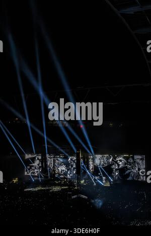 Liam Gallagher auf der Bühne beim lang erwarteten Oasis-Wiedersehen im Sommer 2025 Stockfoto