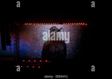 Liam Gallagher auf der Bühne beim lang erwarteten Oasis-Wiedersehen im Sommer 2025 Stockfoto