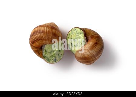 Zwei Schalen gefüllt mit Kräuter-Knoblauchbutter, isoliert auf weißem Hintergrund, perfekt für kulinarische und Gourmetgerichte. Stockfoto