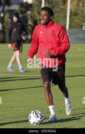 Lagos, Portugal. Januar 2026. Boli Bolingoli von Standard in Aktion während des Wintertrainings der belgischen Fußballmannschaft Standard de Lüttich am Montag, den 5. Januar 2026 in Lagos, Portugal. BELGA FOTO RICARDO NASCIMENTO Credit: Belga Nachrichtenagentur/Alamy Live News Stockfoto