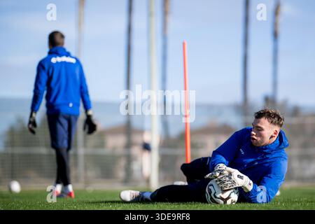 Oliva, Spanien. Januar 2026. BAS Evers in Aktion während des Wintertrainings der belgischen Fußballmannschaft KAA Gent in Oliva, Spanien, Dienstag, den 06. Januar 2026. BELGA FOTO JASPER JACOBS Credit: Belga News Agency/Alamy Live News Stockfoto
