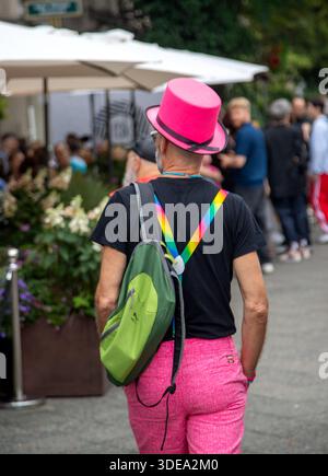 Ein Mann während des Pride Berlin 2025 (CSD) Stockfoto