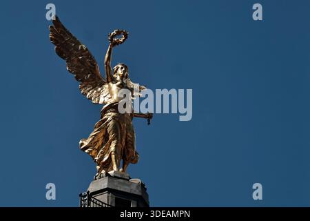 Eine allgemeine Ansicht, die das Angel of Independence Monument am 5. Januar 2026 in Mexiko zeigt. (Foto: Josue Pérez/Nexpher Images) Stockfoto