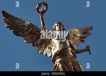 Eine allgemeine Ansicht, die das Angel of Independence Monument am 5. Januar 2026 in Mexiko zeigt. (Foto: Josue Pérez/Nexpher Images) Stockfoto