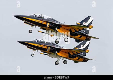 Fairford, Gloucestershire, England, Vereinigtes Königreich - 7. Juli 2012: Das Black Eagles Aerobatic Team der Republik Südkorea bei der RAF Fairford Air Tattoo Stockfoto