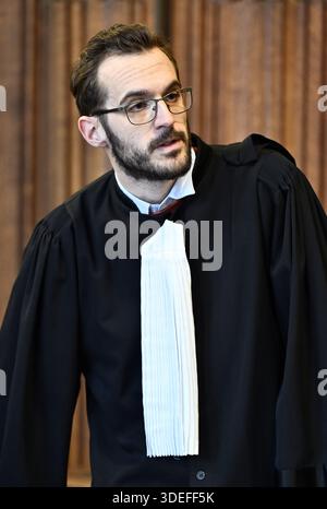 Lüttich, Belgien. Januar 2026. Rechtsanwalt Sylvan Daneels vertritt die zivilgesellschaftlichen Parteien, die während der Jury-Auswahl für den Prozess gegen Y. Dave, einen 71-jährigen Mann, der des Mordes beschuldigt wird, vor dem Assize-Gericht der Provinz Lüttich, Mittwoch, den 7. Januar 2026, dargestellt wurden. Dave wird des Mordes an Mayron Weibel im Januar 2020 in Ferrieres, auf der Burg My Farm, beschuldigt. Weibel wurde durch einen Schuss getötet, als er mit zwei anderen Personen dort war, um einen Einbruch zu begehen. BELGA PHOTO ERIC LALMAND Credit: Belga News Agency/Alamy Live News Stockfoto