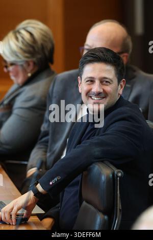 Namur, Belgien. Januar 2026. Nicolas Tzanetatos, Bild auf einer Plenartagung des wallonischen Parlaments am Mittwoch, den 7. Januar 2026, in Namur. BELGA FOTO BRUNO FAHY Credit: Belga News Agency/Alamy Live News Stockfoto