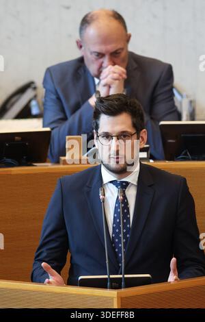 Namur, Belgien. Januar 2026. Wallonische Ministerpräsidentin Adrien Dolimont, Bild auf einer Plenartagung des wallonischen Parlaments am Mittwoch, den 7. Januar 2026 in Namur. BELGA FOTO BRUNO FAHY Credit: Belga News Agency/Alamy Live News Stockfoto