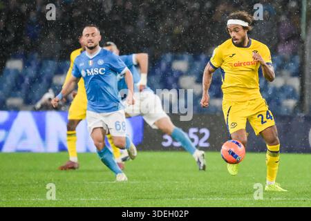 Neapel, Italien. Januar 2026. NAPLES, ITALIEN - 7. JANUAR: Antoine Bernede von Hellas Verona während des Spiels der italienischen Serie A Enilive zwischen dem SSC Napoli und Hellas Verona im Stadio Diego Armando Maradona am 7. Januar 2026 in Neapel. (Foto von Ciro Santangelo/Orange Pictures) Credit: Orange Pics BV/Alamy Live News Stockfoto