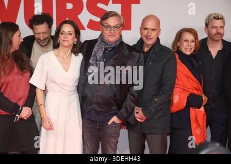 Essen, 07.01.2026 Gaby Dohm, Hape Kerkeling, Christoph Maria Herbst und Anja Knauer bei der Weltpremiere von 'Extrawurst' n der Lichtburg in Essen Foto: Matthias Gränzdörfer Stockfoto