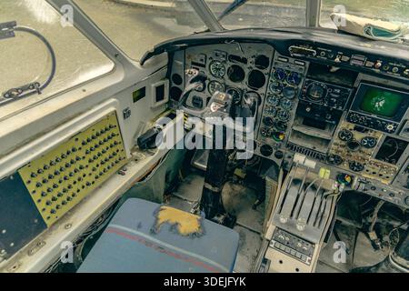 Vintage Aircraft Cockpit Interior Control Panel Stockfoto