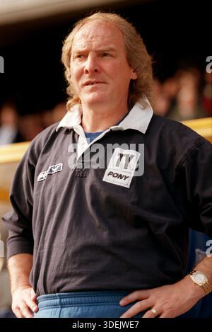 Aktenfoto vom 10/98 von Terry Yorath. Der ehemalige Mittelfeldspieler Terry Yorath aus Leeds und Wales ist im Alter von 75 Jahren gestorben, wie seine Familie in einer Erklärung sagte. Ausgabedatum: Donnerstag, 8. Januar 2026. Stockfoto