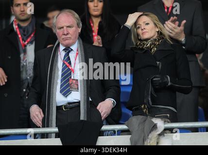 Aktenfoto von Terry Yorath mit seiner Tochter Gabby Logan vom 02/12. Der ehemalige Mittelfeldspieler Terry Yorath aus Leeds und Wales ist im Alter von 75 Jahren gestorben, wie seine Familie in einer Erklärung sagte. Ausgabedatum: Donnerstag, 8. Januar 2026. Stockfoto