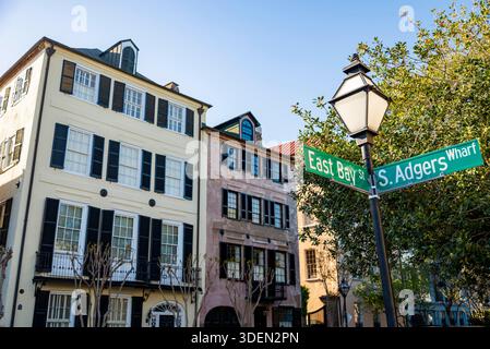Fassade des Regenbogens Reihe Downtown Charleston South Carolina, USA Stockfoto