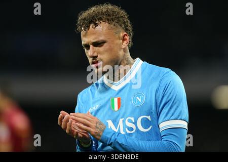 Neapel, Italien. Januar 2026. Noa lang von SSC Napoli sieht beim Spiel der Serie A zwischen SSC Napoli und Hellas Verona FC am 7. Januar 2026 im Stadio Maradona in Neapel an. Quelle: Marco Canoniero/Alamy Live News Stockfoto