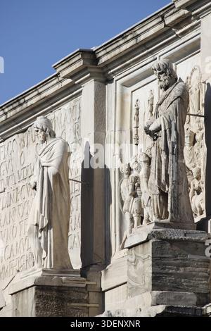 Details der Bogen von Constantine in Rom, Italien Stockfoto
