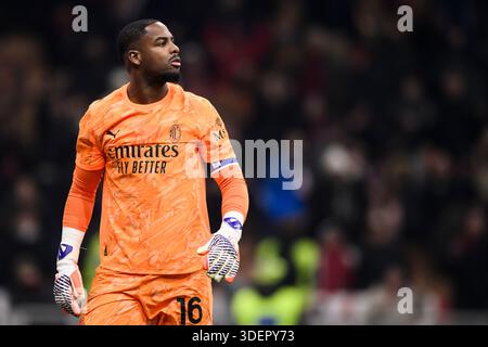 Mike Maignan vom AC Milan reagiert während des Fußballspiels der Serie A zwischen dem AC Milan und Genua CFC. Stockfoto
