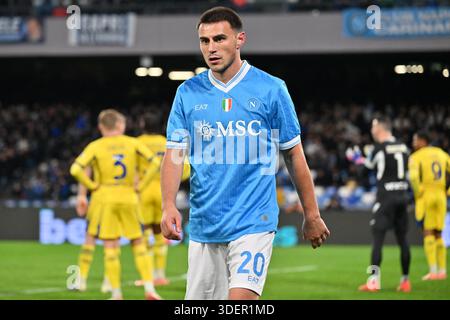 Neapel, Italien. Januar 2026. Eljif Elmas die italienische Meisterschaft Serie A 2025-2026 Fußballspiel zwischen Neapel und Verona im Diego Armando Maradona Stadion, Italien (Felice de Martino/SPP) Credit: SPP Sport Press Photo. /Alamy Live News Stockfoto