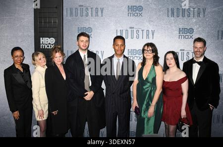 Cela Sutton, Executive, Kathleen McCaffrey, Jane Tranter, Konrad Kay, Mickey Down, Kate Crowther, Ryan Rasmussen bei Arrivals for INDUSTRY Season 4 Premiere, Regal Union Square, New York, NY, Januar 08, 2026. Foto: Quoin Pics/Everett Collection Stockfoto