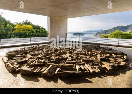 „Full Moon Stone Circle“ von Richard Long, Benesse House Museum, Naoshima, Japan Stockfoto