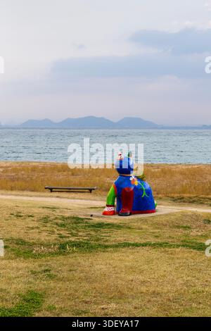 „Cat“-Skulptur von Niki de Saint Phalle, Benesse House Museum Outdoor Works, Naoshima Island, Japan Stockfoto