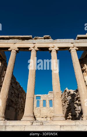 Ionische Säulen des Erechtheion (Tempel der Athena Polias), Akropolis, Athen, Griechenland Stockfoto