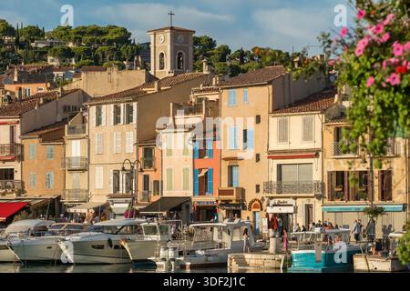 Luftaufnahme von Cassis an der französischen Riviera, Südfrankreich. Stockfoto