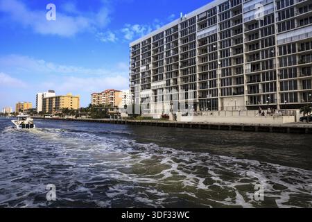 Der Hillsboro Inlet Waterway führte zum Hillsboro Beach in Pompano Beach, Florida Stockfoto