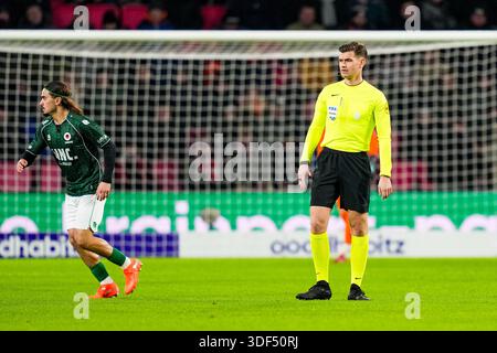 Eindhoven - Schiedsrichter Joey Kooij während der 18. Wettkampfrunde der Eredivisie Saison 2025/2026. Das Spiel findet am 10. Januar 2026 im Philips Stadion in Eindhoven, Niederlande, zwischen PSV Eindhoven und Excelsior Rotterdam statt. (VK Sportphoto/Danny de Groot) Stockfoto
