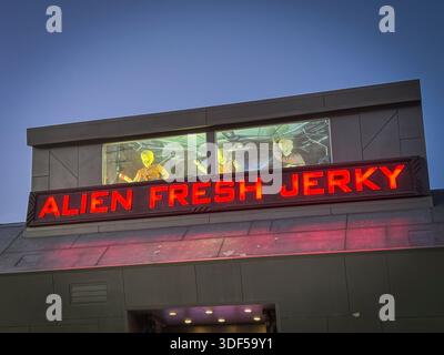 Californie, Baker, 28.12.2025. Alien Fresh Jerky, situe a Baker en Californie sur la Route de Las Vegas, EST une halte insolite et tres photogenique o Stockfoto