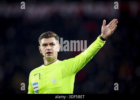 EINDHOVEN - Schiedsrichter Joey Kooij während des niederländischen Eredivisie-Spiels zwischen PSV Eindhoven und Excelsior im Phillips Stadium am 10. Januar 2026 in Eindhoven, Niederlande. BART STOUTJESDIJK / ANP Stockfoto