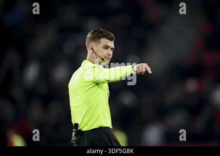 EINDHOVEN - Schiedsrichter Joey Kooij während des niederländischen Eredivisie-Spiels zwischen PSV Eindhoven und Excelsior im Phillips Stadium am 10. Januar 2026 in Eindhoven, Niederlande. BART STOUTJESDIJK / ANP Stockfoto