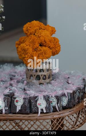 Brownies mit Multifunktionsband für Event-Gefälligkeiten Stockfoto