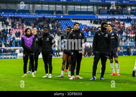 Heerenveen, Niederlande. Januar 2026. Heerenveen - Arman Nahany aus Feyenoord, Casper Tengstedt aus Feyenoord, Hakeem Agboluaje aus Feyenoord, Givairo Read aus Feyenoord, Shaqueel van Persie aus Feyenoord, Ayase Ueda aus Feyenoord, Bradford Jamieson IV und Tsuyoshi Watanabe aus Feyenoord während der achtzten Saison 2025/2026. Das Spiel findet am 11. Januar 2026 in Heerenveen und Feyenoord Rotterdam im Abe Lenstra Stadion in Heerenveen, Niederlande, statt. Credit: Box to Box Pictures/Alamy Live News Stockfoto
