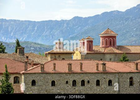 Agios Stephanos Kloster oben auf die Felsen von Meteora in Griechenland Stockfoto