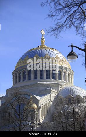 Fragment der Marine Kathedrale St. Nikolauskirche, ein Denkmal für die Toten Seeleute je. Kronstadt, gebaut im Jahre 1913 von dem Architekten Wassili Kosyako Stockfoto