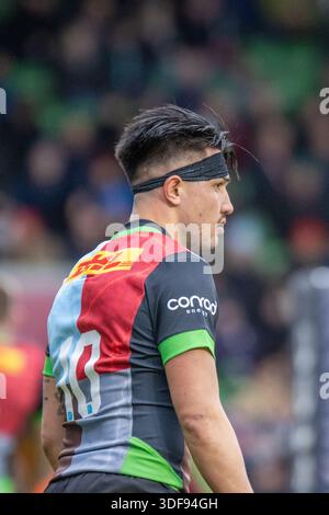 London, Großbritannien. Januar 2026. Marcus Smith (10 Harlequins) während des Spiels zwischen Harlequins und DHL Stormers im Investec Champions Cup in Twickenham Stoop, London, England am Sonntag, den 11. Januar 2026. Quelle: SPP Sport Pressefoto. /Alamy Live News Stockfoto