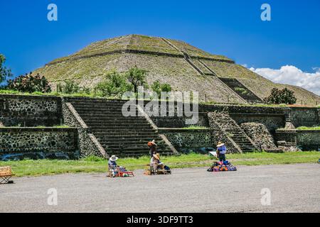 Pyramide der Sonne, archäologische Zone Teotihuacán, Bundesstaat Mexiko. Stockfoto