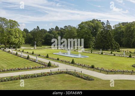 PALANGA, LITAUEN - 5. JULI 2017: Wunderschönes Palanga Bernsteinmuseum im Tiskeviciai Palast und Botanischer Garten in Palanga, Litauen Stockfoto