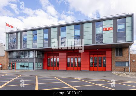 Außenansicht der städtischen Feuerwache in Plaistow. London, UK, 24. März 2024 Stockfoto