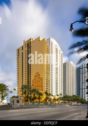 Sunny Isles Beach, FL, USA - 8. Januar 2026: Sayan Condominium Sunny Isles Beach FL Stockfoto