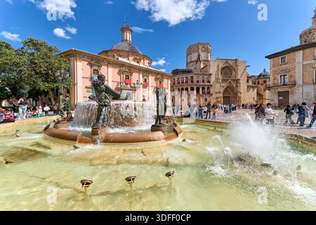 Valencia Spanien. Echte Basilika unserer Lieben Frau von den ungeschützten auf der Plaza de la Virgen - Datum: 20 - 04 - 2025 Stockfoto