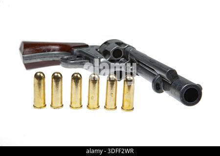 Alte Armee Single Action Revolver auf einem isolierten studio Hintergrund Stockfoto