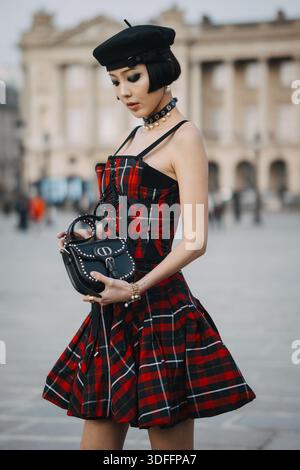 Paris, Frankreich – 4. März 2025: Kiwi Lee besucht Dior-Show während der Paris Fashion Week 25 (Foto: Bruno Ngarukiye) Stockfoto