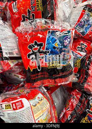 Shin Ramyun Spicy Korean Instant Nudeln Multipack. Koreanisches Essen, Instant-Nudeln, Ramen. Asiatische Küche. Stockfoto