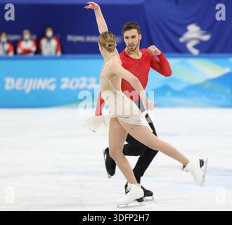 14. FEBRUAR 2022: Gabriella Papadakis und Guillaume Cizeron vom Team France treten beim Eiskunstlauf-Freitanz im Rahmen des Eiskunstlaufs an Stockfoto