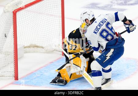 Pittsburgh, Usa. Januar 2026. Tampa Bay Lightning, Rechtsflügel Nikita Kucherov (86), erzielte am Dienstag, den 13. Januar 2026, den Sieger beim Überstundensieg gegen die Pittsburgh Penguins in der PPG Paints Arena in Pittsburgh. Foto von Archie Carpenter/UPI. Quelle: UPI/Alamy Live News Stockfoto